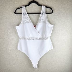 GUESS Women's White Lace Bodysuit/Teddy XL